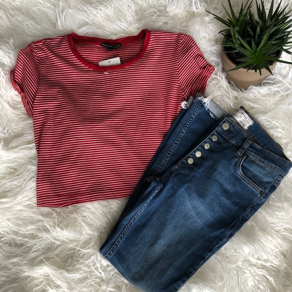 Midi red and white stripped shirt T-shirt.